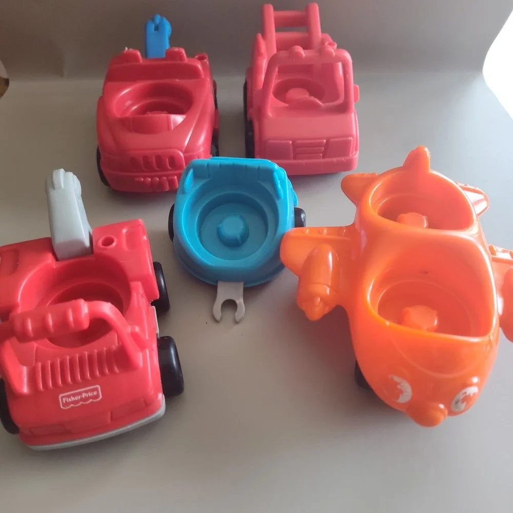 Fisher Price Little People Vehicle Lot